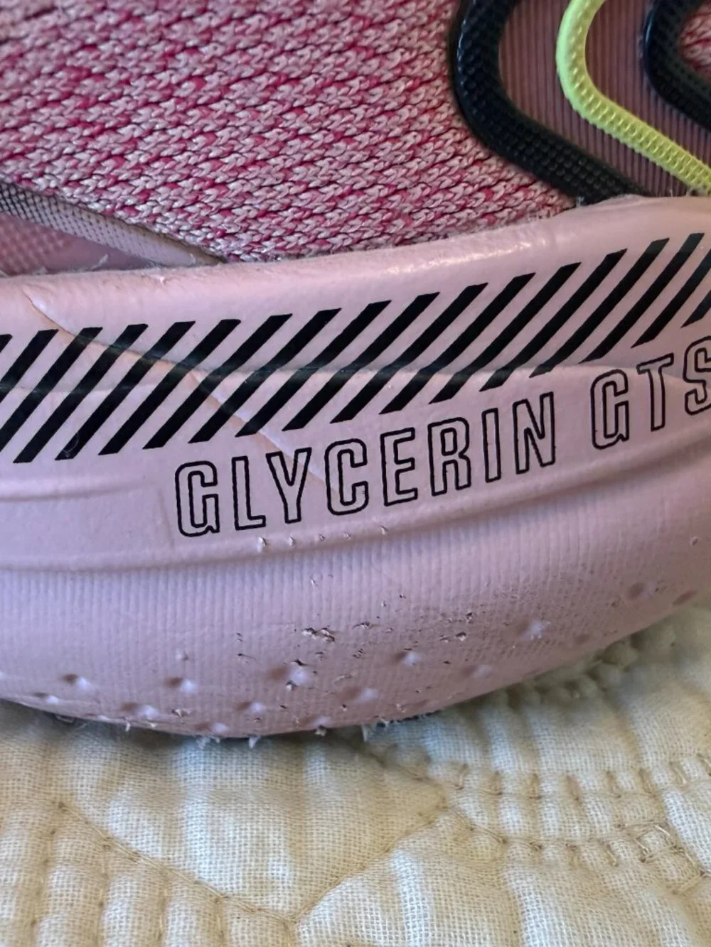 Brooks Pink Glycerin 21 running shoes featuring plush cushion support. Size 9 - Picture 4 of 9